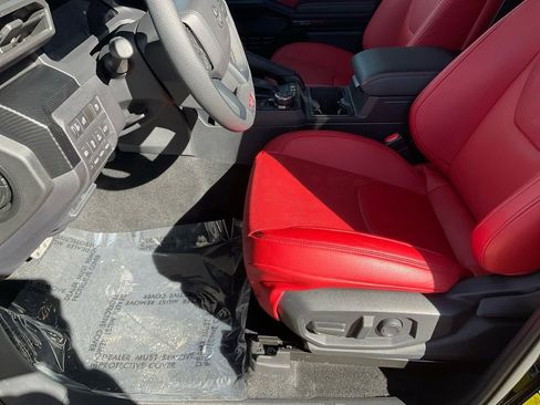 Used 2025 Toyota Tacoma TRD Pro image 12