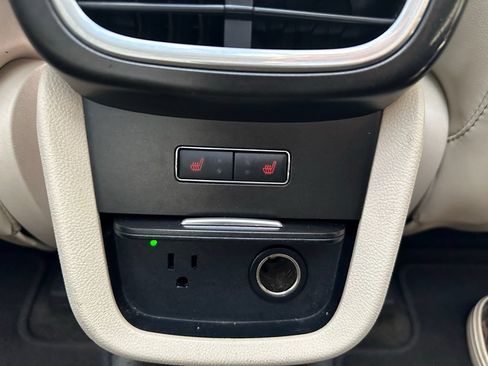 Used 2016 Lincoln MKX Reserve w/ Technology Package FWD image 41