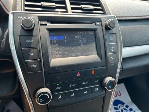 Used 2017 Toyota Camry SE FWD image 11