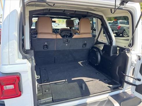 Used 2020 Jeep Wrangler Unlimited Sahara AWD/4WD image 15