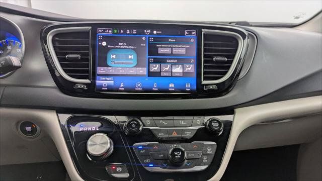 Used 2023 Chrysler Pacifica Touring-L FWD image 29
