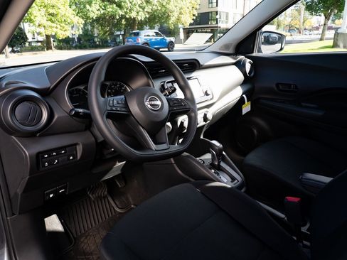 New 2025 Nissan Kicks Play S image 19