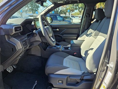 Used 2025 Toyota Tacoma TRD Sport image 10
