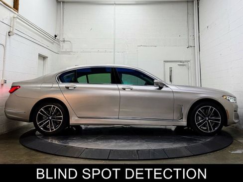 Used 2021 BMW 750i xDrive image 11