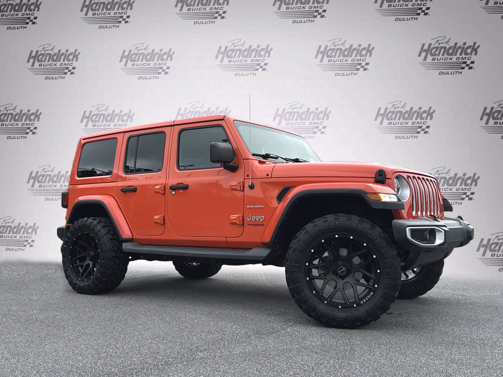 Used 2020 Jeep Wrangler Unlimited Sahara w/ Uconnect 4C Nav & Sound Group AWD/4WD image 2
