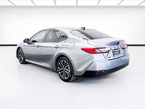 Used 2025 Toyota Camry XLE FWD image 6