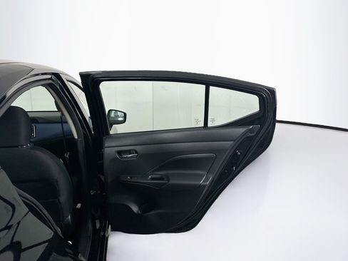 Used 2025 Nissan Versa SV FWD image 29