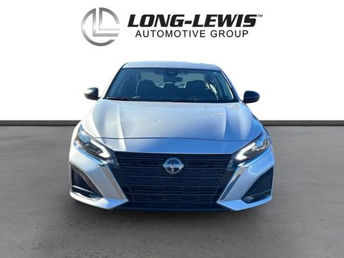 Used 2024 Nissan Altima 2.5 SV image 11