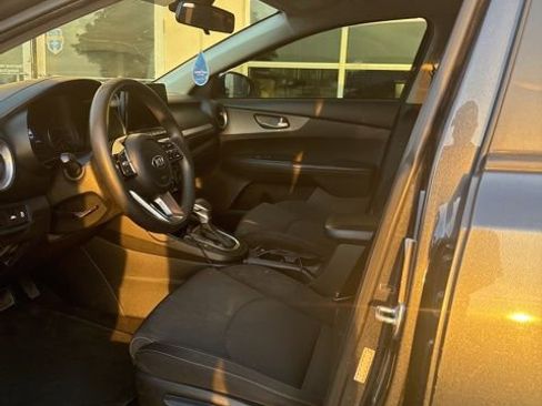 Used 2021 Kia Forte LXS FWD image 5