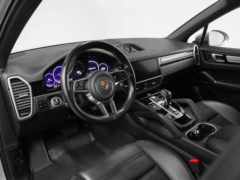 Certified 2021 Porsche Cayenne AWD/4WD image 4
