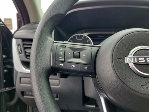Used 2024 Nissan Rogue S AWD/4WD image 22