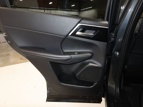 Used 2024 Mitsubishi Outlander SE image 21