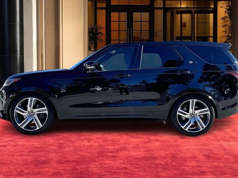 Used 2023 Land Rover Discovery S R-Dynamic image 14