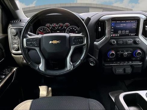 Used 2022 Chevrolet Silverado 1500 LT AWD/4WD image 5