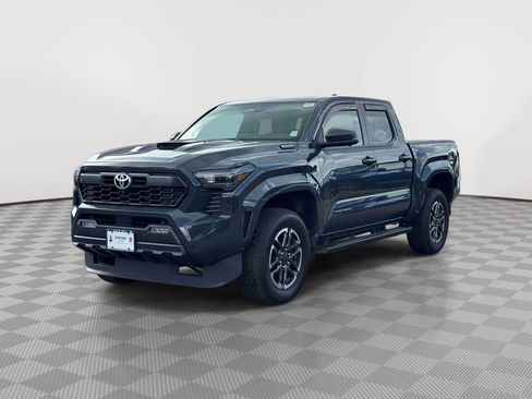 Used 2024 Toyota Tacoma TRD Sport w/ TRD Sport Premium Package AWD/4WD image 3