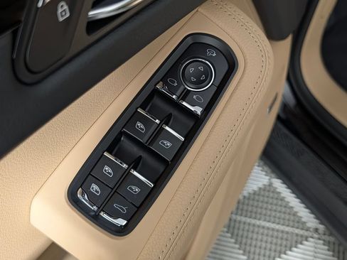 New 2026 Porsche Macan AWD/4WD image 27