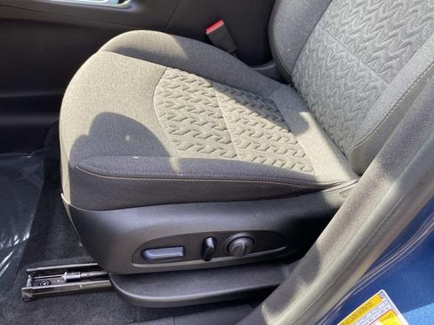 Used 2024 Chevrolet Equinox LT FWD image 18