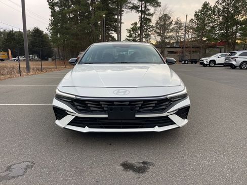 Certified 2025 Hyundai Elantra Sport w/ Cargo Package image 3