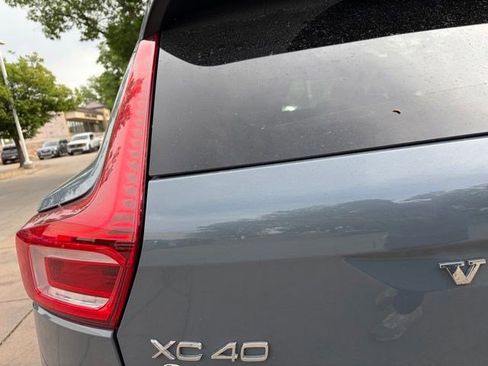 Used 2020 Volvo XC40 T5 Momentum w/ Protection Package Premier AWD/4WD image 10