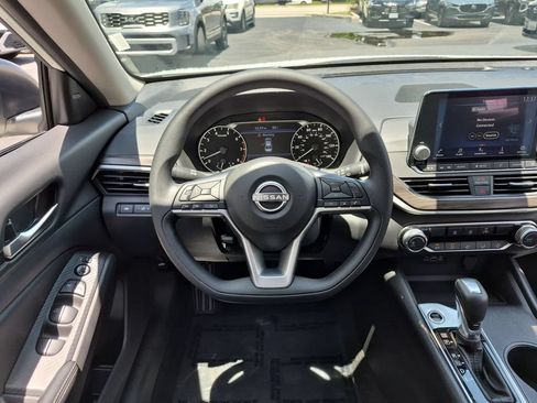 Used 2025 Nissan Altima 2.5 SV AWD/4WD image 22
