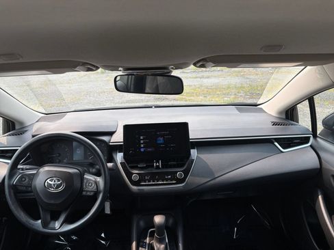 Used 2025 Toyota Corolla LE FWD image 24
