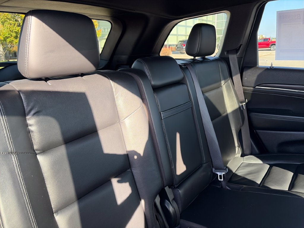 Used 2020 Jeep Grand Cherokee Limited AWD/4WD image 31