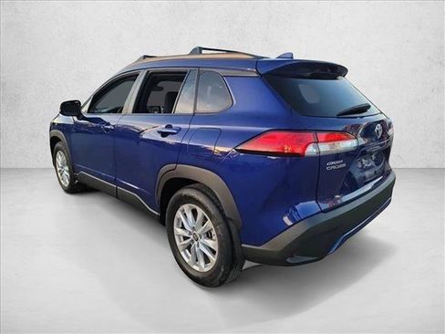 Used 2022 Toyota Corolla Cross LE AWD/4WD image 7