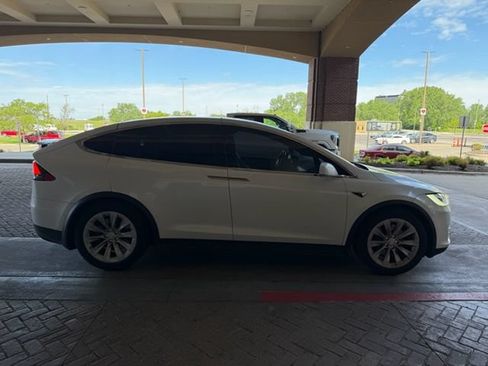 Used 2018 Tesla Model X AWD/4WD image 9
