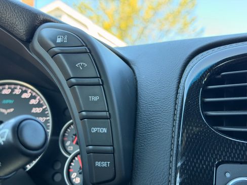 Used 2008 Chevrolet Corvette Coupe w/ Z51 Performance Package image 19