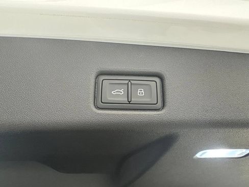 Used 2025 Audi Q5 Premium w/ Convenience Package AWD/4WD image 21