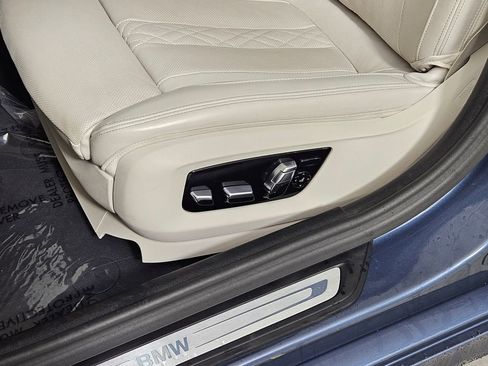 Used 2023 BMW 540i w/ Executive Package image 23