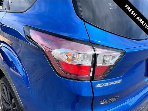 Used 2018 Ford Escape SEL w/ SEL Sport Appearance Package FWD image 22