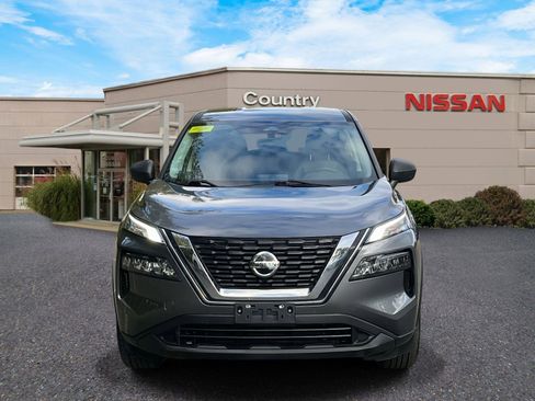 Used 2021 Nissan Rogue S image 2