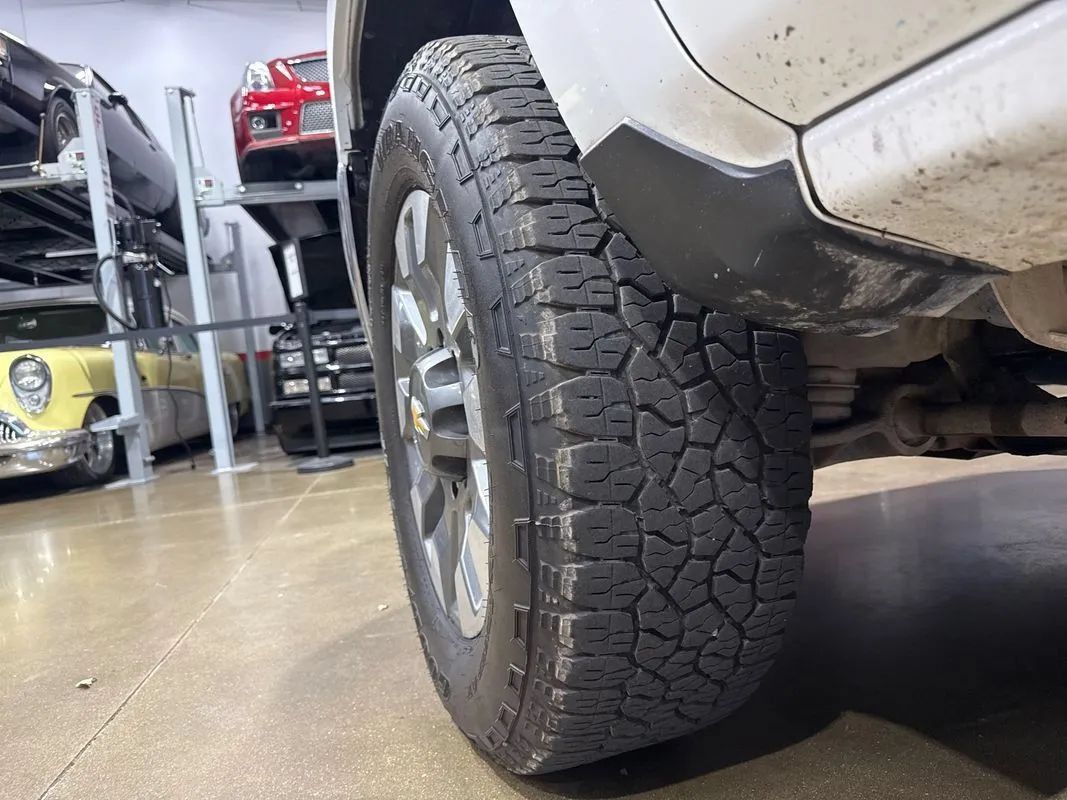 Used 2019 Chevrolet Silverado 2500 LT AWD/4WD image 27