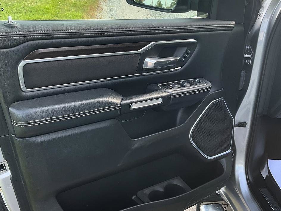 Used 2022 RAM 1500 Laramie AWD/4WD image 26
