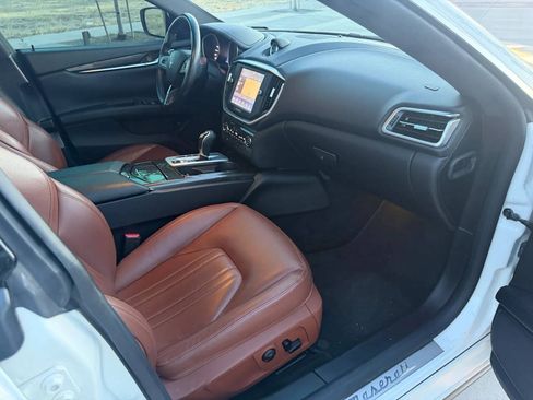 Used 2015 Maserati Ghibli RWD image 15