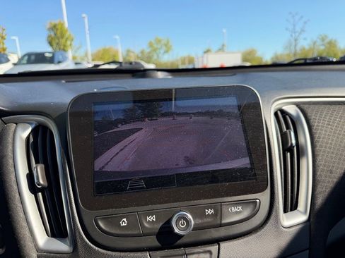 Used 2022 Chevrolet Malibu LT FWD image 27