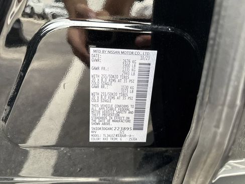 Used 2024 Nissan Pathfinder Platinum w/ Cargo Package image 27