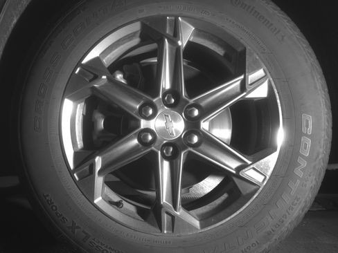 Used 2025 Chevrolet Blazer LT FWD image 12