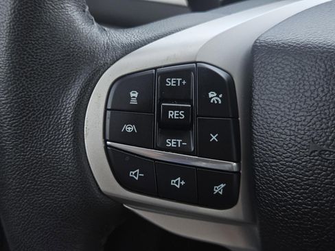 Used 2023 Ford Explorer XLT w/ Equipment Group 202A image 12