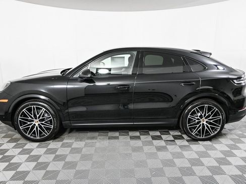 Certified 2025 Porsche Cayenne Coupe image 2