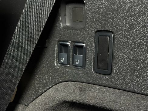 Used 2015 Mercedes-Benz GL 550 4MATIC image 18