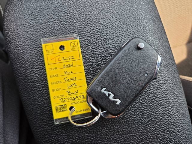 Used 2024 Kia Forte LXS FWD image 19