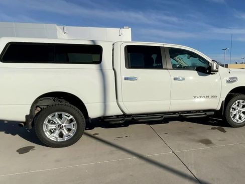 Used 2021 Nissan Titan SV w/ SV Convenience Package AWD/4WD image 9