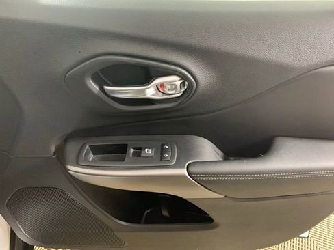 Used 2019 Jeep Cherokee Limited w/ Trailer Tow Group image 30