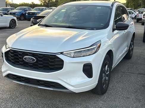 Used 2024 Ford Escape ST-Line AWD/4WD image 2