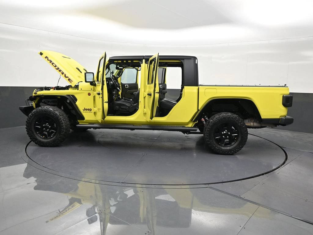Used 2023 Jeep Gladiator Mojave w/ Cold Weather Group AWD/4WD image 33