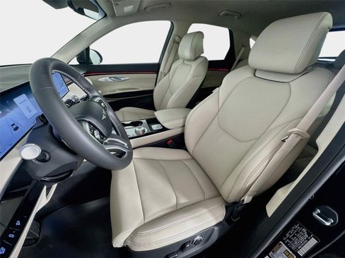 New 2027 Genesis GV70 2.5T AWD/4WD image 11