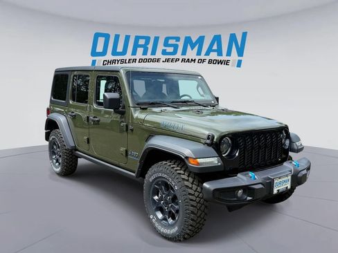 Used 2023 Jeep Wrangler Unlimited w/ Cold Weather Group AWD/4WD image 1