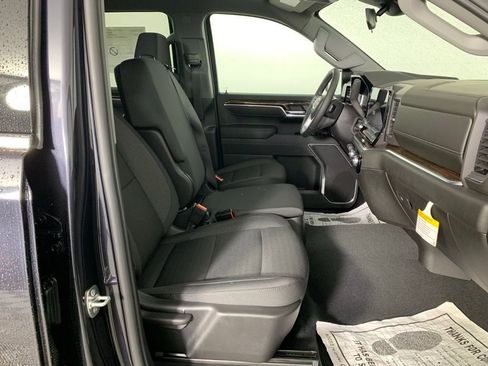 New 2026 GMC Sierra 1500 SLE image 25
